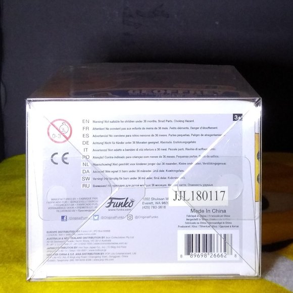 Geoffrey Toys R Us Ad Icon Flocked Funko Pop 12 protector NIB - Picture 3 of 4